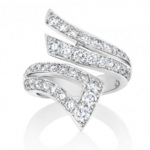 Diamond festive ring